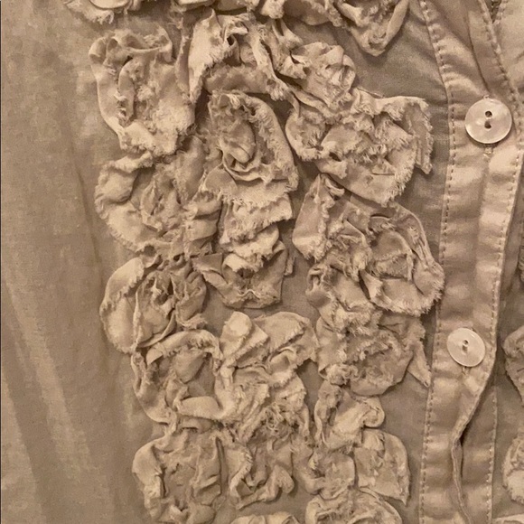 4/$20 Cotton button up textured cap sleeve blouse - Picture 4 of 5
